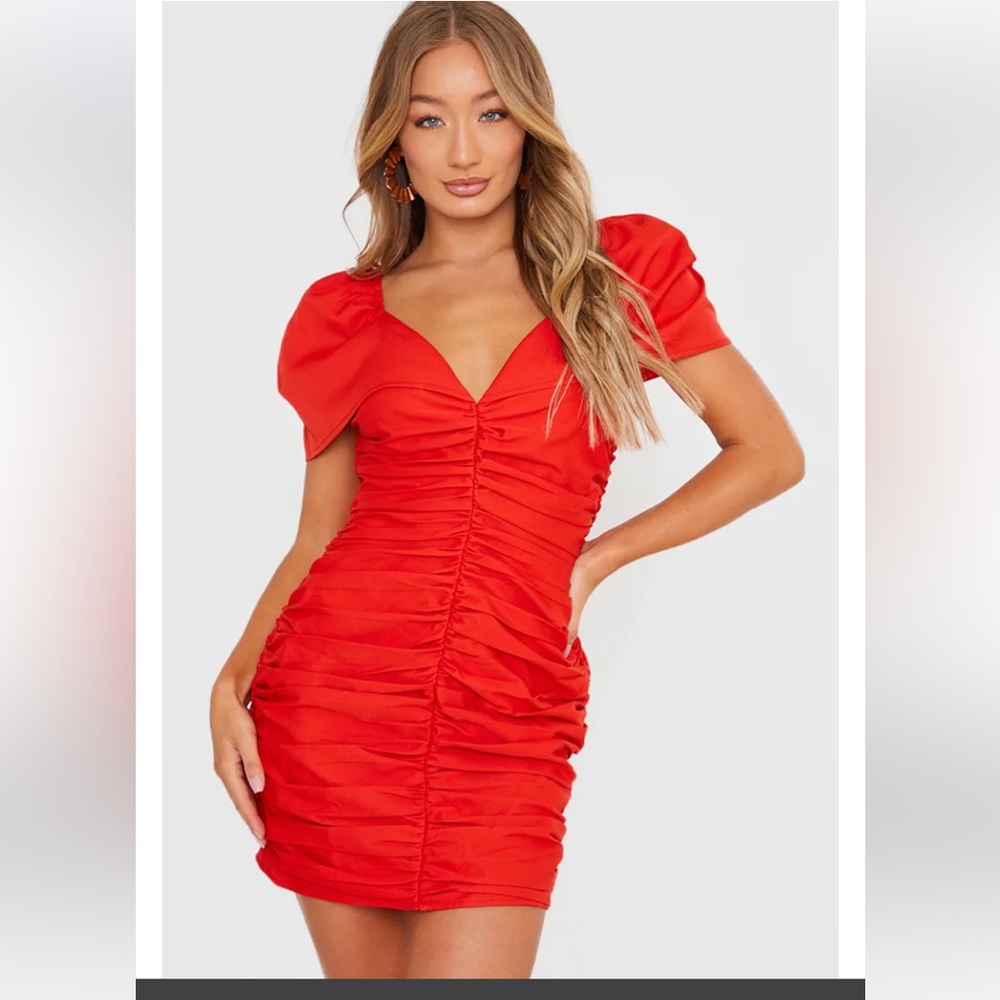 Red structured shoulder ruched mini dress, US 2